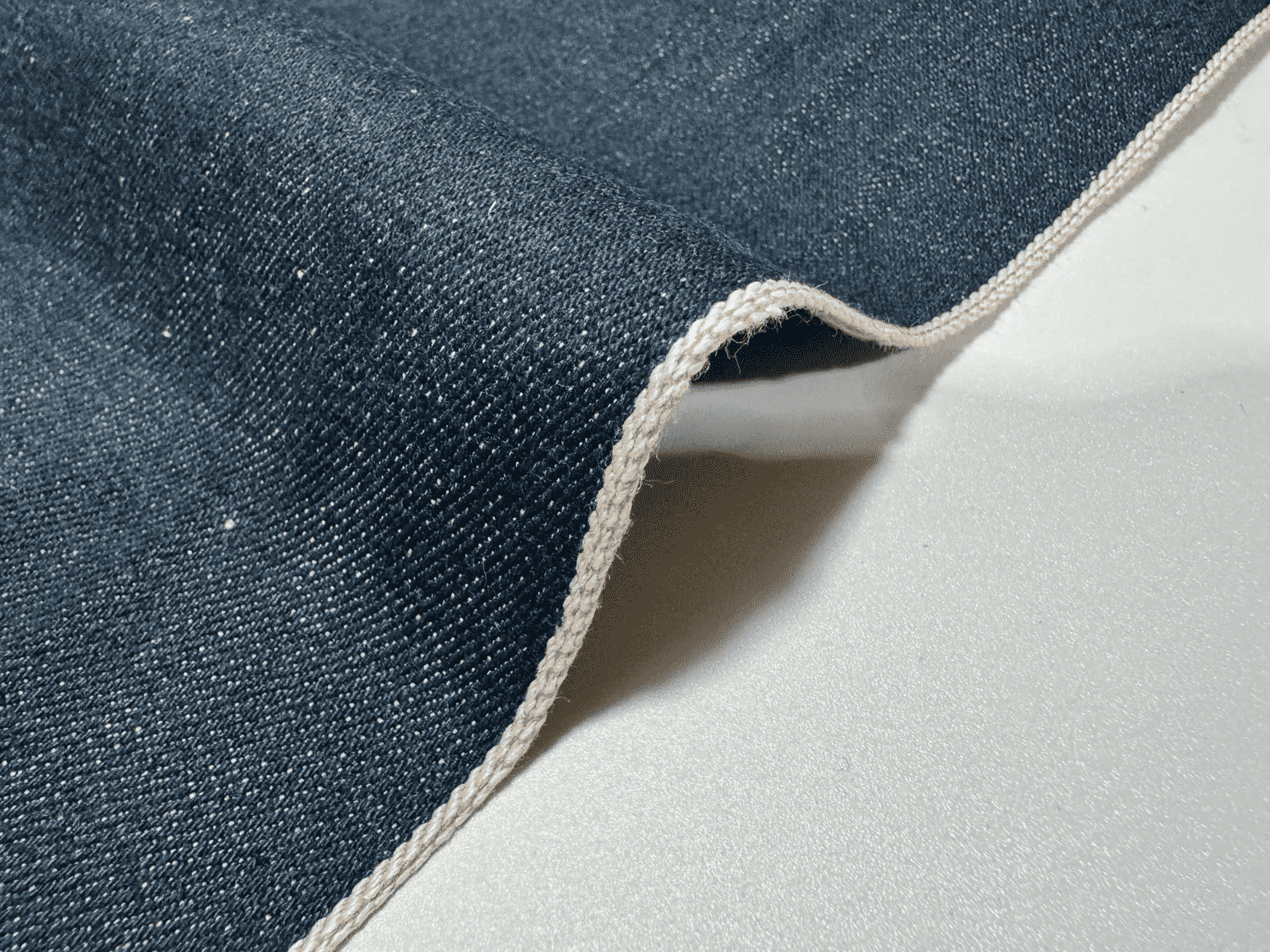 Okayama Denim | 13 oz Indigo & Beige Selvage with Red, by the Yard | KOFUYA